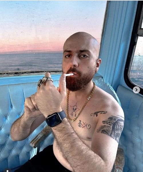 بیوگرافی هیپهاپولوژیست